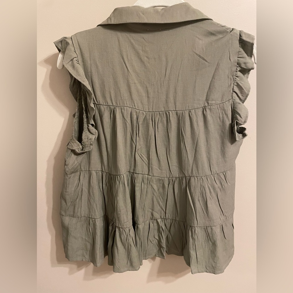 Francesca’s button down top - Picture 2 of 4